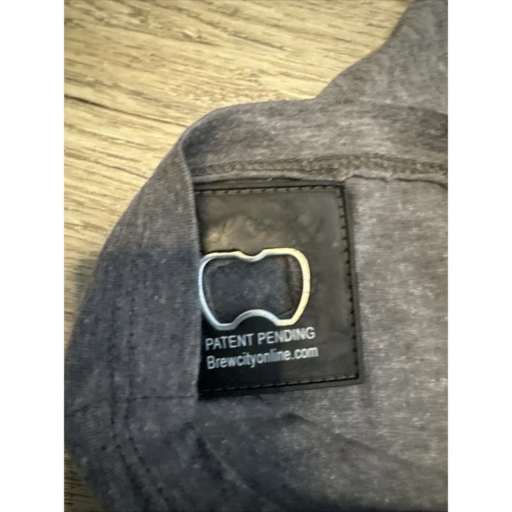 Brew City Mammoth California T-Shirt Mens Medium‎ Gray Bottle Opener Pop Top Tee